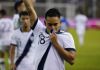 Delantero de la Selección Nacional Oscar Santis celebrando tras su victoria en la eliminatoria mundialista. Foto La Hora: FFG