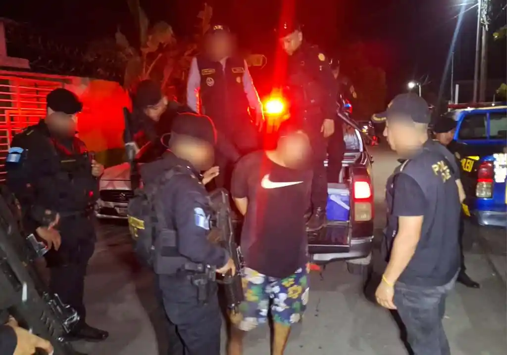 Video: Así fue la captura de «Little Chuky» pandillero del Barrio 18 que intentó fugarse durante allanamiento