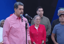 En medio de tensiones con Estados Unidos, el presidente NIcolás Maduro, protagonizó un acto pacifista cantando Imagine de John Lennon. Foto La Hora: AP