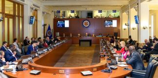 Declaratoria de "Apoyo a la Democracia y Orden Constitucional en Guatemala" es aceptada por la OEA.