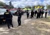 La seguridad policial se incrementó en las afueras del estadio El Trébol, cuyas puertas ya fueron abiertas. Foto La Hora: Daniel Ramírez