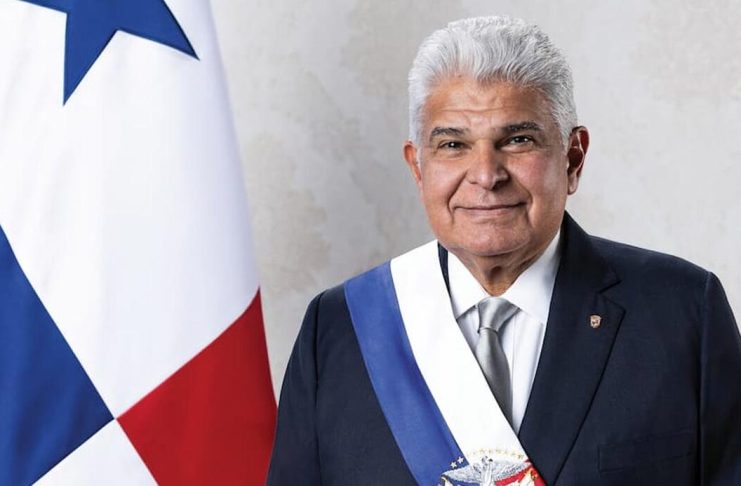 Mandatario resalta progreso del túnel bajo el Canal.