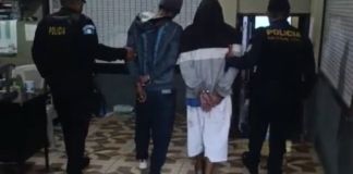 Primos capturados por ser presuntos miembros de la banda "Los Yucas". Foto La Hora: PNC