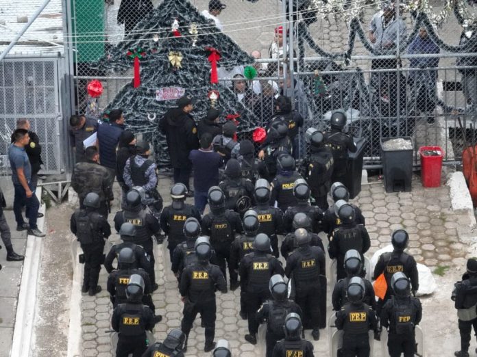 Requisa en preventivo de la zona 18. Foto La Hora: Ministerio de Gobernación Requisa en preventivo de la zona 18. Foto La Hora: Ministerio de Gobernación