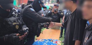 Reos del Centro de Detención Preventiva para Hombres de la zona 18 fueron identificados por las autoridades. Foto La Hora: Sistema Penitenciario