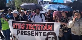 Maestros del STEG salieron a manifestar en Huehuetenango.