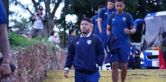 El técnico Luis Fernando Tena ya eligió a los titulares para enfrentar a Surinam esta noche. Foto La Hora: Fedefut