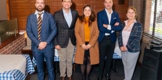 De izquierda a derecha: Diego Dessy, consejero comercial Embajada de Italia en Guatemala; Giovanni Musella, presidente CAMCIG; Luisa Robles, jefe de trade marketing de Castillo Hermanos Inmobiliaria; Gabriele Musto, secretario General CAMCIG; y María Eugenia Sáenz, directora para Amtours Elite. Foto: La Hora/ Fabricio Alonzo.