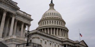 El Senado de Estados Unidos aprobó este martes un proyecto de ley que obliga a publicar los documentos de la investigación sobre Jeffrey Epstein.