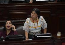 Diputada Sonia Gutiérrez presenta moción privilegiada. Foto La Hora. José Orozco.