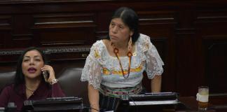 Diputada Sonia Gutiérrez presenta moción privilegiada. Foto La Hora. José Orozco.