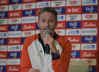 El estratega panameño, Thomas Christiansen, indicó que el plantel entreno por la mañana antes de viajar. Foto La Hora: José Orozco.