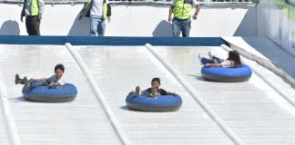 Tobogán Gigante del Festival Navideño en el Centro Histórico. Foto La Hora: Jose Orozco