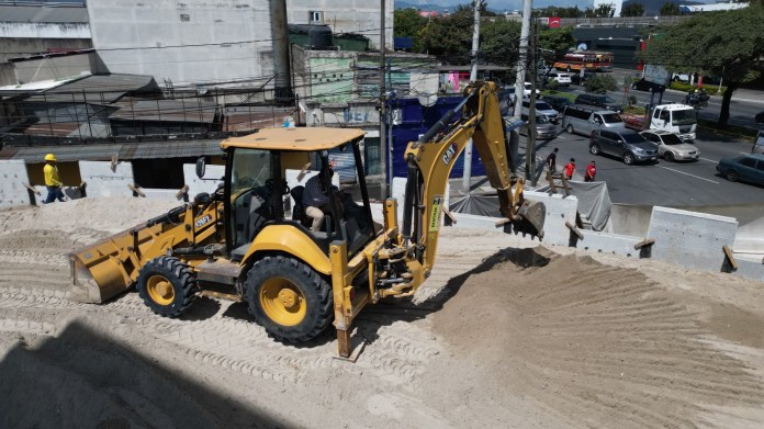 Trabajos de construccion en paso a desnivel Trabajos de construcción en paso a desnivel de Calzada Roosevelt. Foto La Hora: CIV