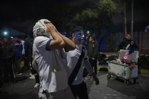 De la ilusión a la tristeza extrema: la reacción de los aficionados a la derrota de Guatemala en “El Trébol”