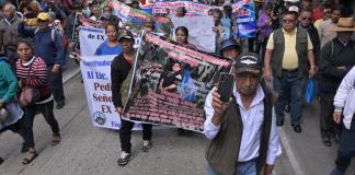 Veteranos en la plaza central. Foto La Hora: Fabricio Alonzo