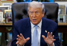 Archivo del presidente de Estados Unidos, Donald Trump, en la Oficina Oval. Foto La Hora: EFE