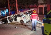 Dos accidentes de tránsito se registraron durante la madrugada dejando perdidas materiales y personas heridas. Foto La Hora: CBM