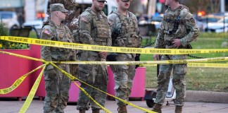 Agentes de la Guardia Nacional custodiando lugar de los hechos de un ataque armado en Washintong. Foto La Hora: AP