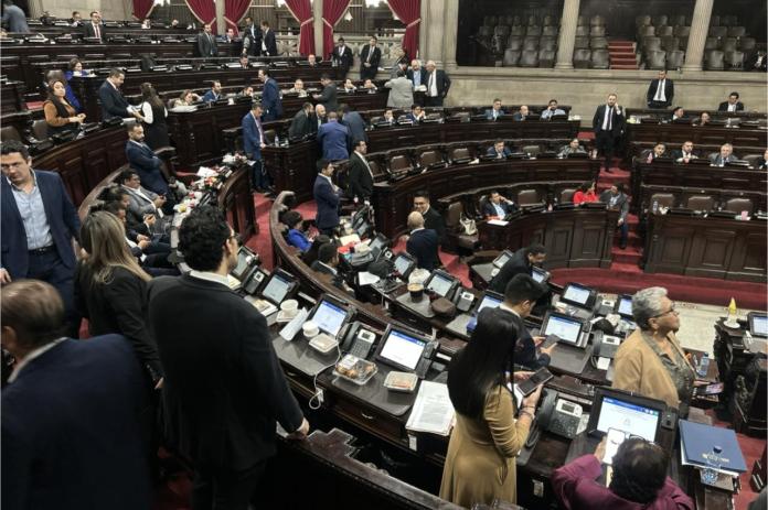 El Congreso de la República, aprobó este martes 25 de noviembre, las reformas a la Ley de Alianza Público-Privadas. Foto La Hora: José Orozco El Congreso de la República, aprobó este martes 25 de noviembre, las reformas a la Ley de Alianza Público-Privadas. Foto La Hora: José Orozco