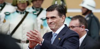 Rodrigo Paz es investido como presidente de Bolivia abriendo "un nuevo ciclo" para el país.