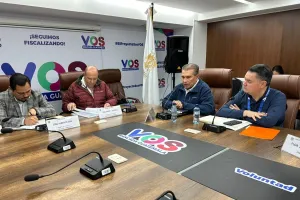 Presidente de CDAG esquiva a la prensa tras citación por atrasos en estadio Doroteo Guamuch Flores