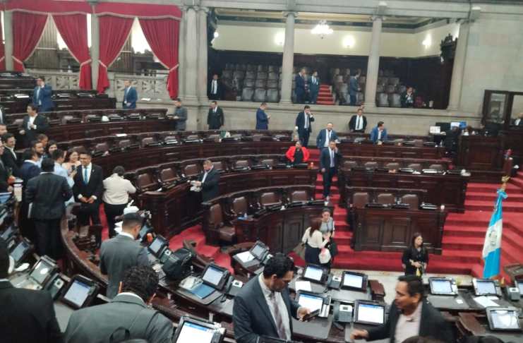 Una facción de la bancada oficial propuso retirar al CACIF. Foto La Hora: Joel Maldonado.