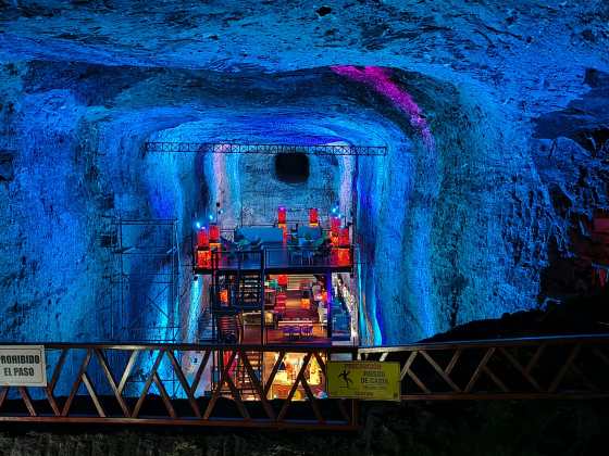 cafeteria bajo tierra