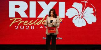 La candidata a la Presidencia de Honduras por el Partido Libertad y Refundación (Libre), Rixi Moncada, habla durante una rueda de prensa este sábado, en Tegucigalpa (Honduras). Foto: La Hora/ EFE/ Gustavo Amador