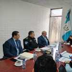 El viceministro de Gobernación, Estuardo Solórzano, comenta por la construcción de la cárcel en Izabal. Foto: La Hora