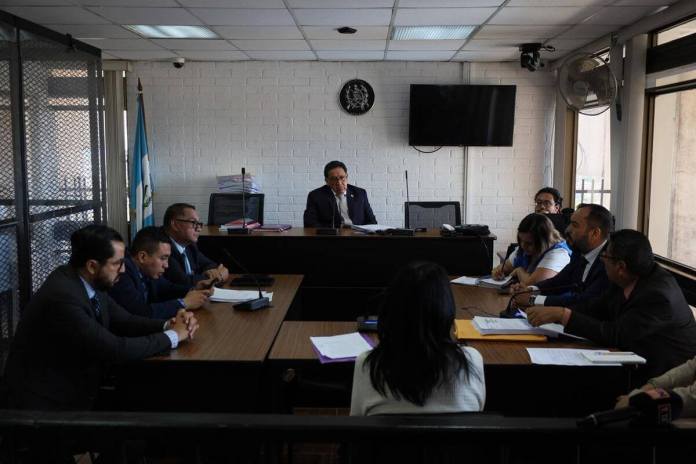 El Juzgado de Extinción de Dominio aplazó la audiencia para dictar sentencia sobre la petición en contra de un edificio vinculado a Manuel Baldizón. Foto La Hora: Daniel Ramírez