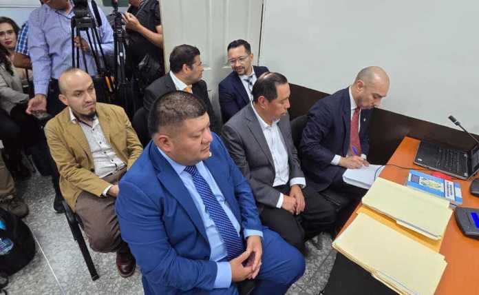 El director administrativo del Ministerio de Salud, Edwin Romeo Sican, se entregó a la justicia para enfrentar proceso por el caso Unops. Foto La Hora: Sergio Osegueda