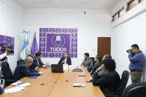 PDH justifica ante comisión de Trabajo ocultar salario de fiscal general y otros empleados del Estado