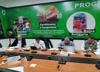 El titular de Comunicaciones, Miguel Ángel Díaz, responde por trabajos en distintas rutas. Foto: La Hora