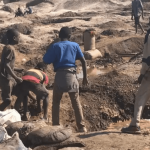 Al menos 40 mineros fallecieron en el Congo tras el colapso de un puente sobre una mina en un confuso incidente. Foto La Hora: Europa Press