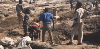 Al menos 40 mineros fallecieron en el Congo tras el colapso de un puente sobre una mina en un confuso incidente. Foto La Hora: Europa Press