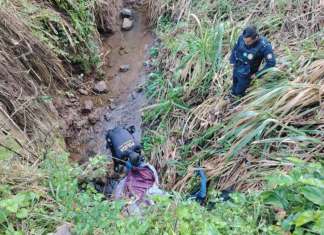 Localizan a cuerpo de mujer en estado de gestación envuelto en sabanas en Coatepeque. Foto: La Hora/ Bomberos Municipales Departamentales de Coatepeque