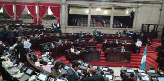 La bancada oficial coordina la aprobación entre los diputados del presupuesto general de 2026. Foto: La Hora