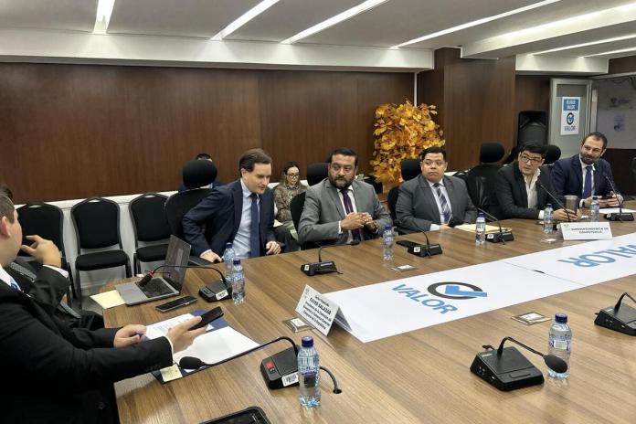 Los directores de la Superintendencia de Competencia acuden a citación en el Congreso de la República. Foto: La Hora / José Orozco