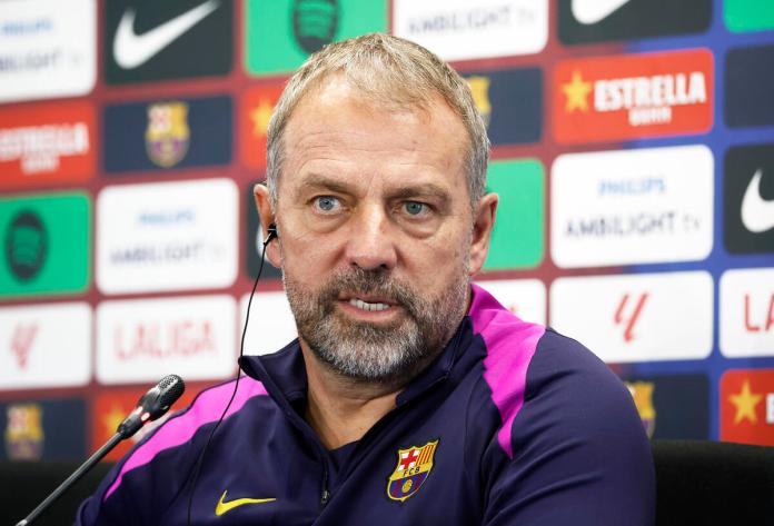 Flick confirma que Lewandowski y Olmo están recuperados y que Lamine sigue con molestias El entrenador del FC Barcelona, Hansi Flick, durante la rueda de prensa después del entrenamiento de la plantilla azulgrana en la Ciudad Deportiva Joan Gamper. EFE/ Andreu Dalmau