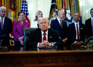 Trump: estadounidenses recibirán un bono de al menos USD 2 mil por los aranceles.