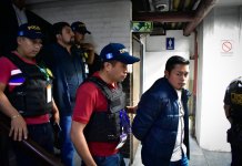 El juez décimo penal, Víctor Cruz, concedió medidas sustitutivas a favor de dos estudiantes vinculados al caso Toma Usac. Foto La Hora: Daniel Ramírez