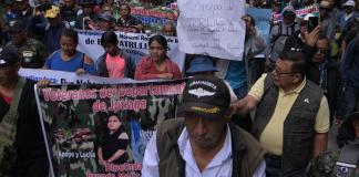 Bloqueos por parte de veterano y expatrulleros. Foto La Hora: Fabricio Alonzo.