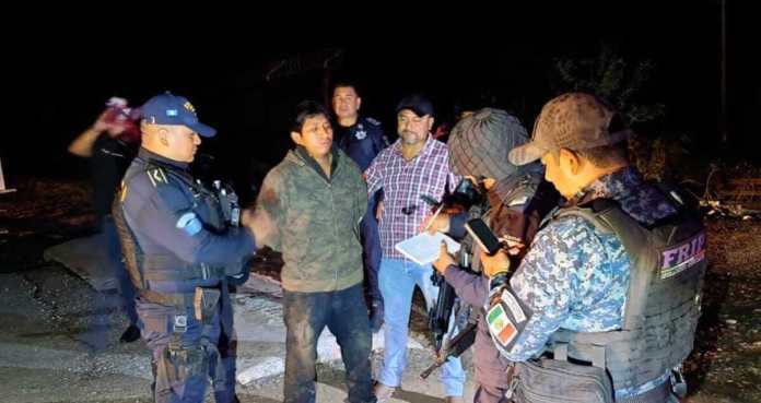 expulsados Dos personas fueron expulsadas de territorio nacional tras determinarse que tenían órdenes de captura en México y Honduras. Foto La Hora: PNC