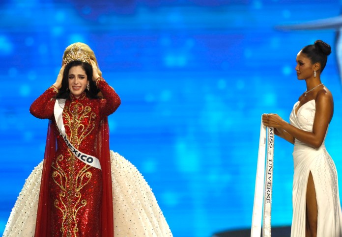 La mexicana Fátima Bosch gana Miss Universo entre denuncias de fraude en su elección Miss Mexico Fatima Bosch, coronada Miss Universe 2025. Foto La Hora: EFE