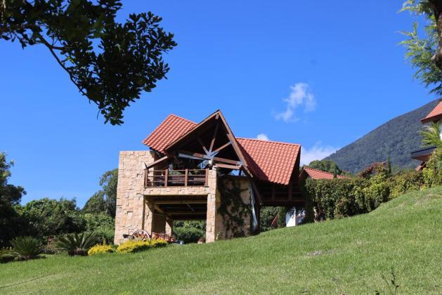 Mansión construida en la Finca El Nacimiento. Foto La Hora: MP
