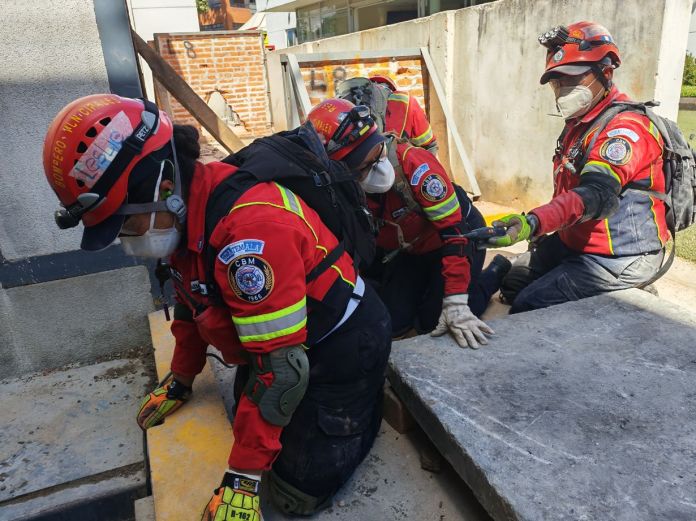 El curso está certificado por los Bomberos Municipales y la Conred. Foto La Hora. Bomberos Municipales