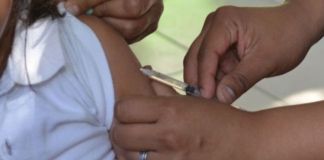 Con una sola dosis, los niños menores de 2, 4, 6 y 18 meses de edad que reciban una dosis de la vacuna Hexavalente pueden protegerse contra seis enfermedades. Foto La Hora; MSPAS