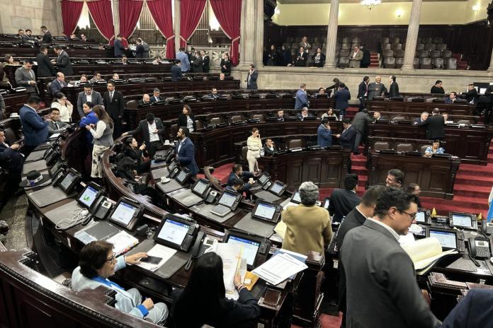Los diputados conocieron la iniciativa de ley que busca agilizar la devolución de impuestos. Foto: La Hora / José Orozco