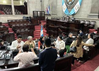 Pocos diputados asistieron al Congreso de la República y no se avanzó con a la interpelación. Foto: La Hora / José Orozco